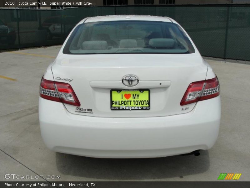 Super White / Ash Gray 2010 Toyota Camry LE