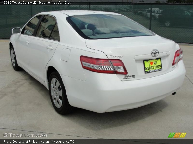 Super White / Ash Gray 2010 Toyota Camry LE