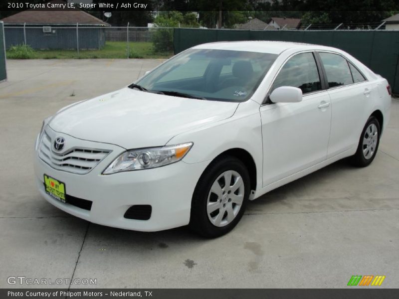 Super White / Ash Gray 2010 Toyota Camry LE