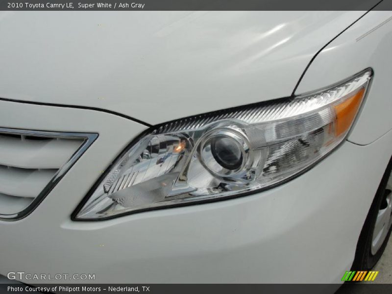 Super White / Ash Gray 2010 Toyota Camry LE