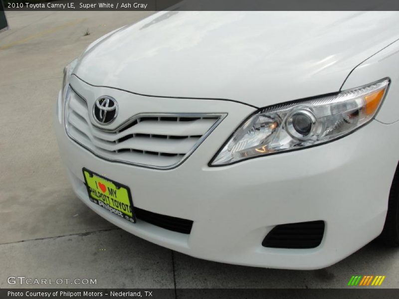 Super White / Ash Gray 2010 Toyota Camry LE