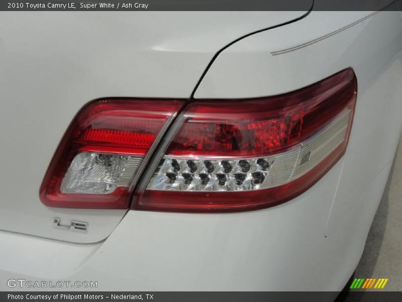 Super White / Ash Gray 2010 Toyota Camry LE