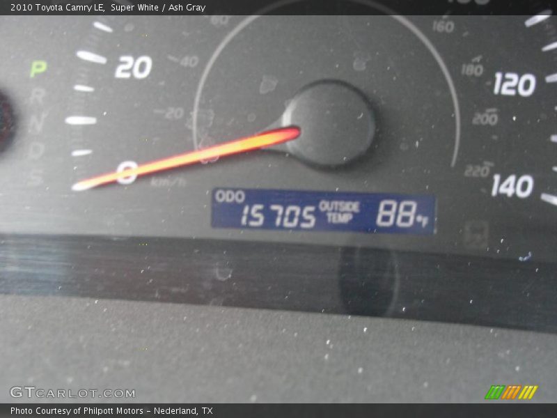 Super White / Ash Gray 2010 Toyota Camry LE