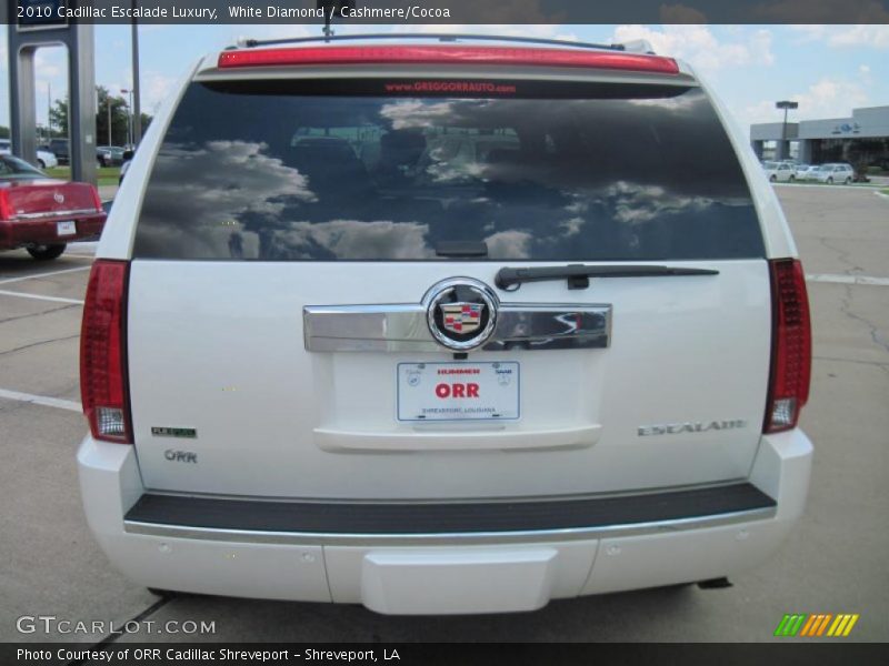 White Diamond / Cashmere/Cocoa 2010 Cadillac Escalade Luxury