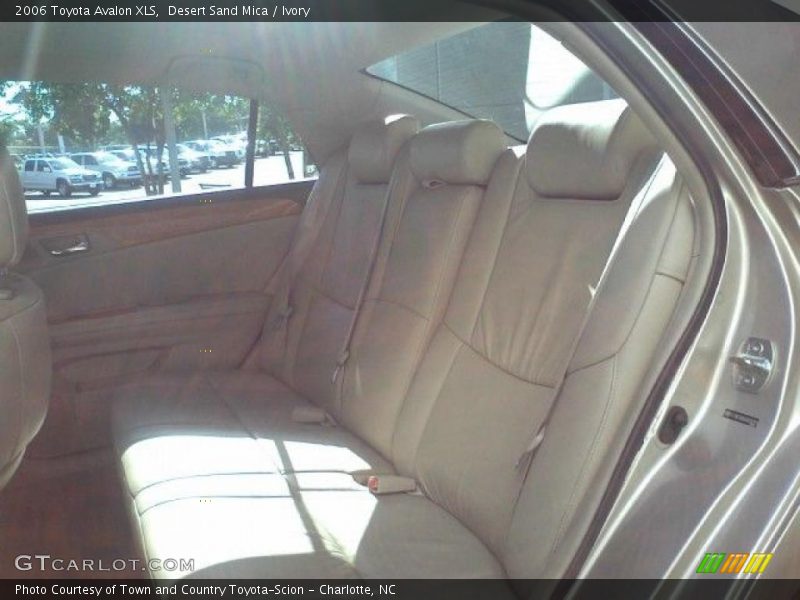 Desert Sand Mica / Ivory 2006 Toyota Avalon XLS