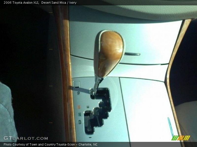 Desert Sand Mica / Ivory 2006 Toyota Avalon XLS