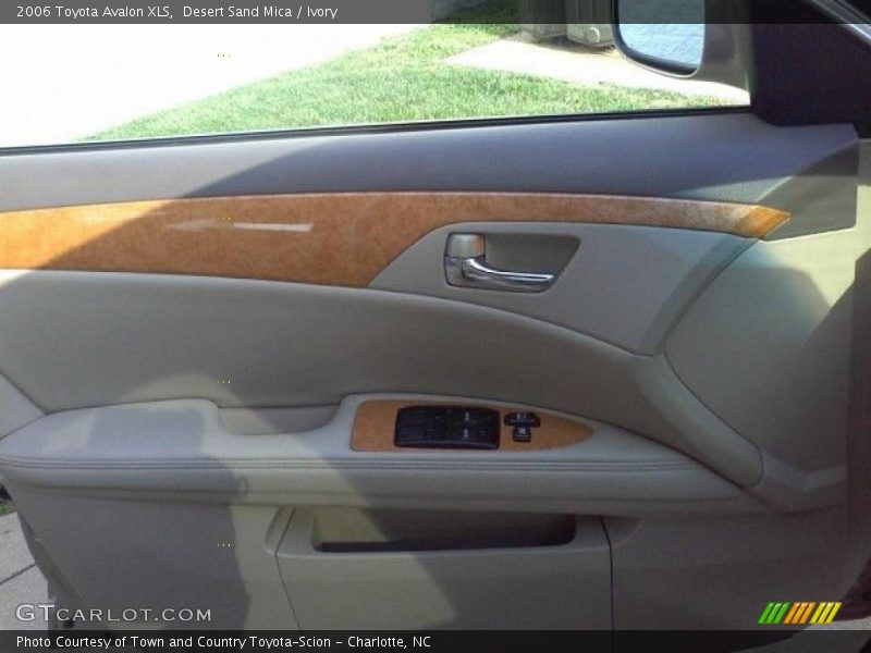 Desert Sand Mica / Ivory 2006 Toyota Avalon XLS