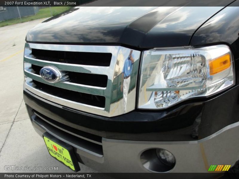 Black / Stone 2007 Ford Expedition XLT