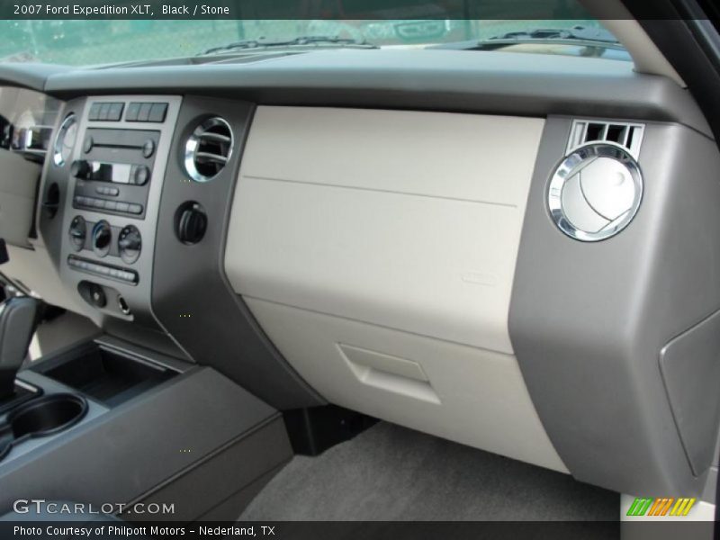 Black / Stone 2007 Ford Expedition XLT