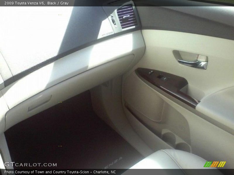Black / Gray 2009 Toyota Venza V6