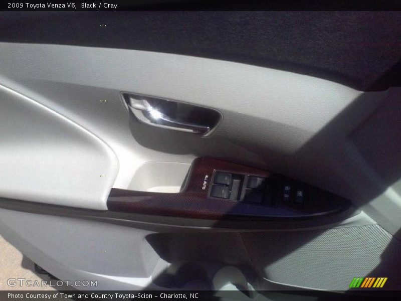 Black / Gray 2009 Toyota Venza V6