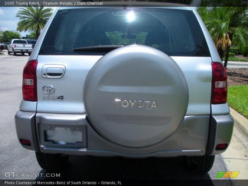 Titanium Metallic / Dark Charcoal 2005 Toyota RAV4