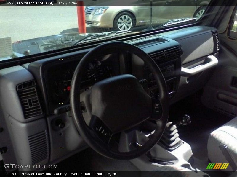 Black / Gray 1997 Jeep Wrangler SE 4x4