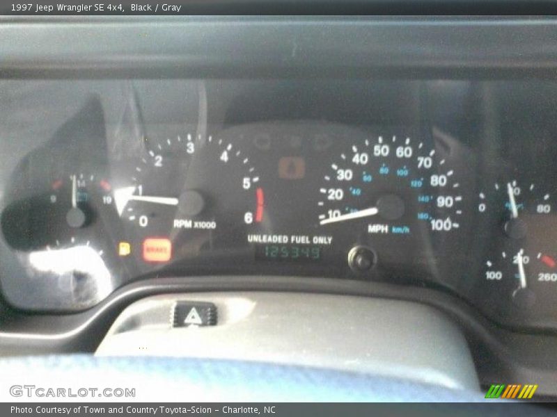 Black / Gray 1997 Jeep Wrangler SE 4x4