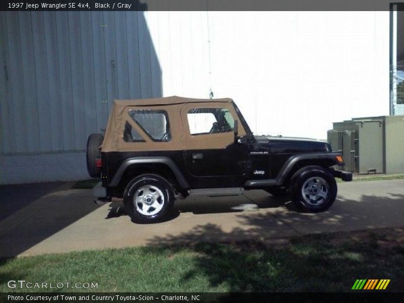 Black / Gray 1997 Jeep Wrangler SE 4x4
