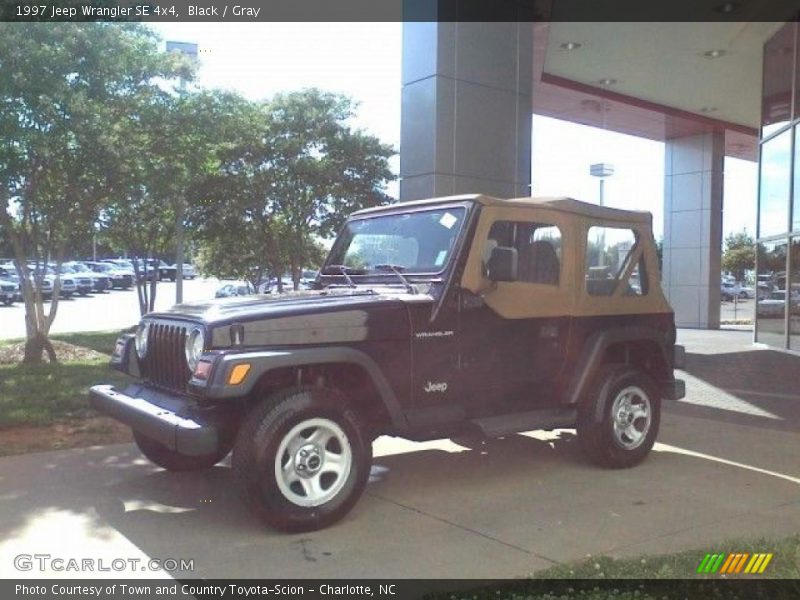 Black / Gray 1997 Jeep Wrangler SE 4x4