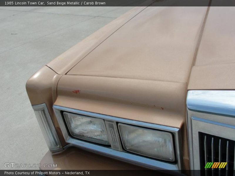 Sand Beige Metallic / Carob Brown 1985 Lincoln Town Car