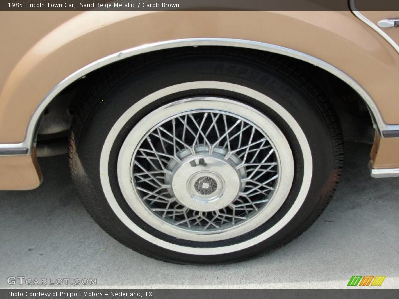  1985 Town Car  Wheel