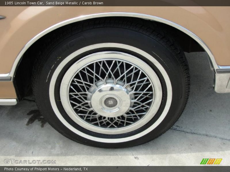 1985 Town Car  Wheel