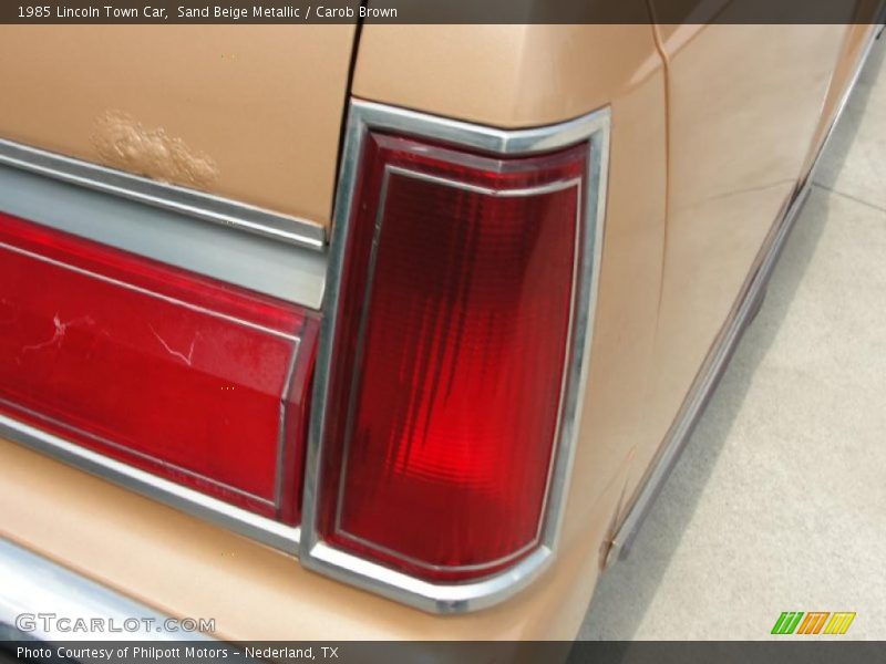 Sand Beige Metallic / Carob Brown 1985 Lincoln Town Car