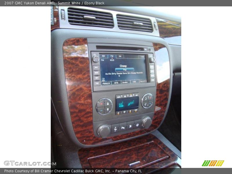 Summit White / Ebony Black 2007 GMC Yukon Denali AWD