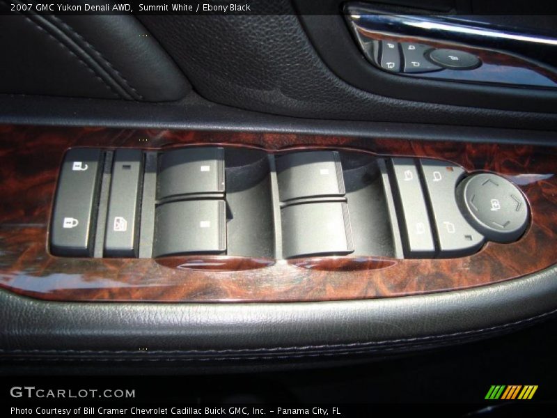 Summit White / Ebony Black 2007 GMC Yukon Denali AWD