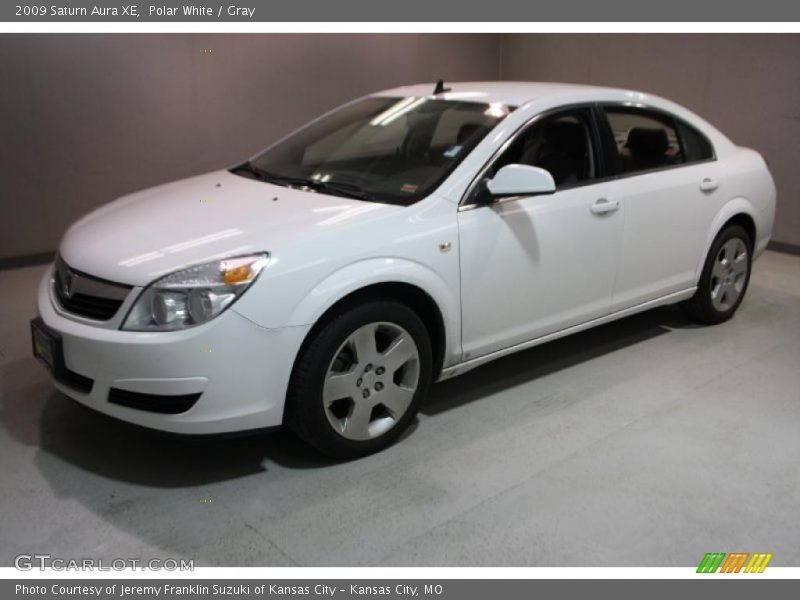 Polar White / Gray 2009 Saturn Aura XE