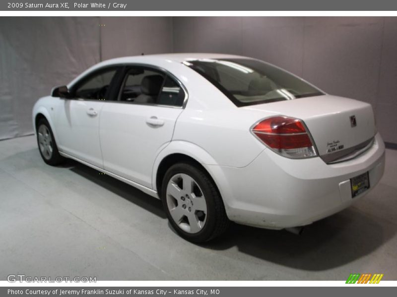 Polar White / Gray 2009 Saturn Aura XE