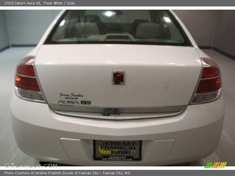 Polar White / Gray 2009 Saturn Aura XE