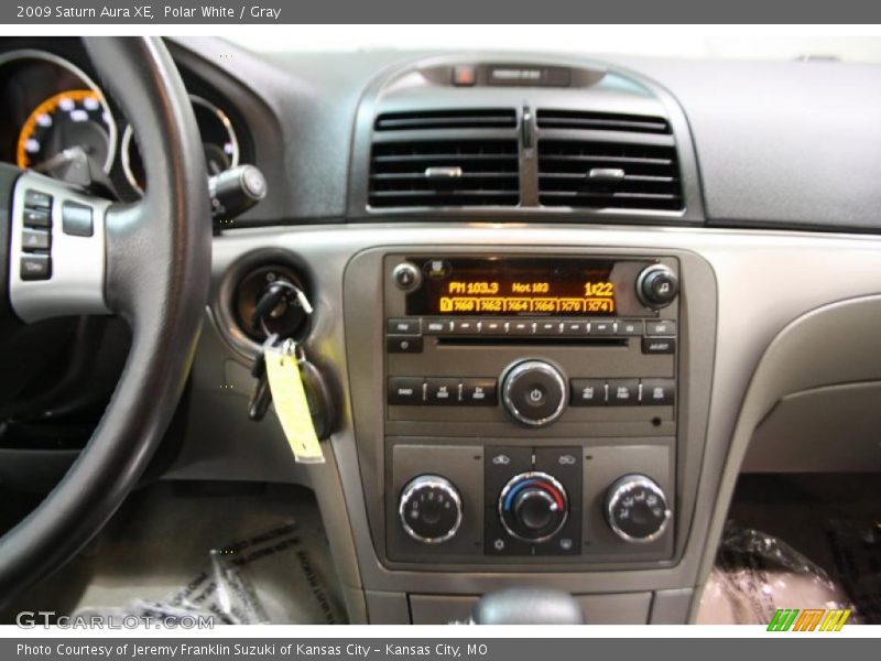 Polar White / Gray 2009 Saturn Aura XE