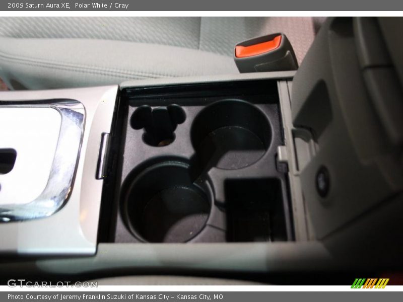 Polar White / Gray 2009 Saturn Aura XE
