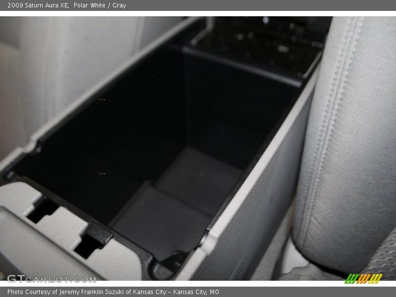 Polar White / Gray 2009 Saturn Aura XE
