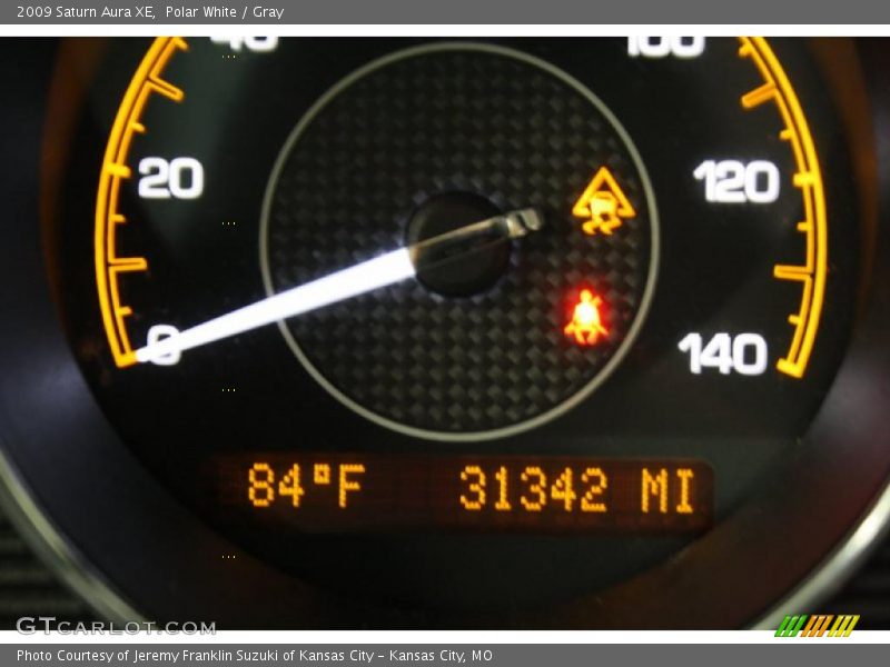 Polar White / Gray 2009 Saturn Aura XE