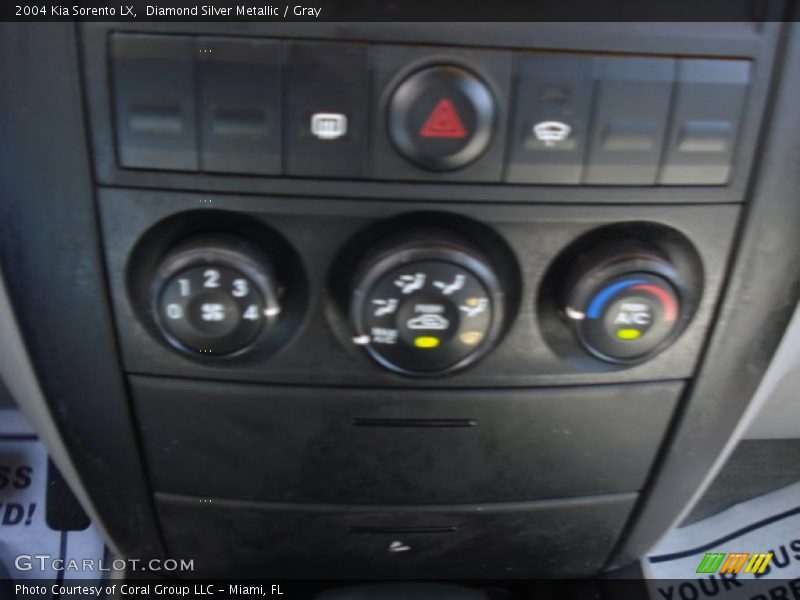 Diamond Silver Metallic / Gray 2004 Kia Sorento LX