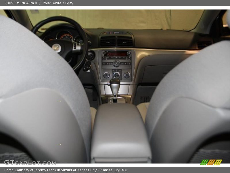 Polar White / Gray 2009 Saturn Aura XE