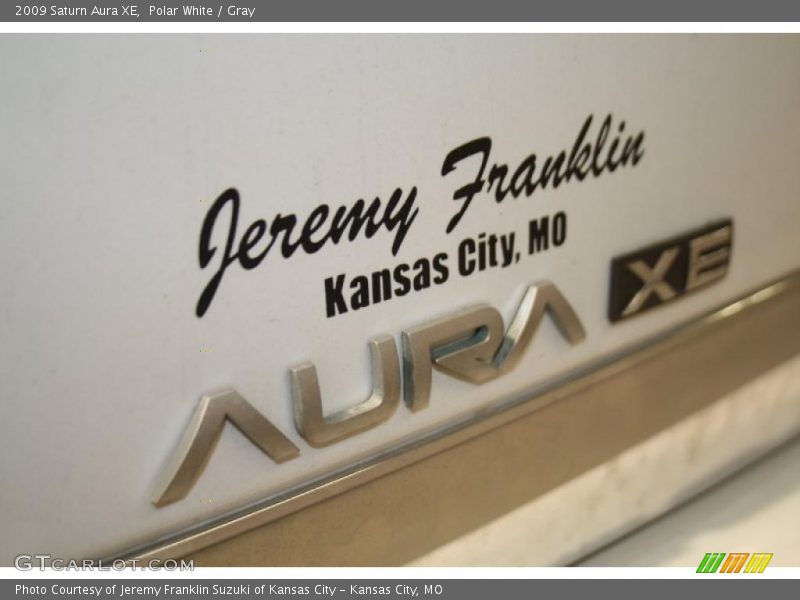 Polar White / Gray 2009 Saturn Aura XE