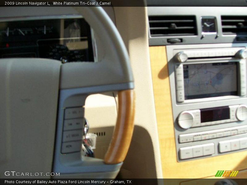 White Platinum Tri-Coat / Camel 2009 Lincoln Navigator L