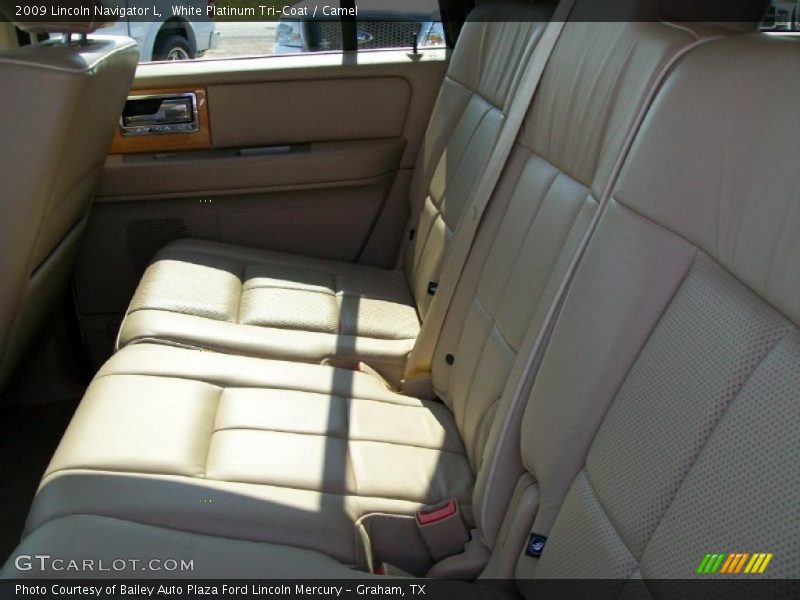 White Platinum Tri-Coat / Camel 2009 Lincoln Navigator L
