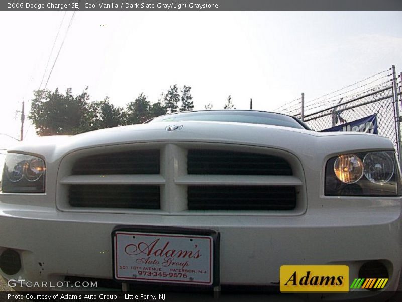 Cool Vanilla / Dark Slate Gray/Light Graystone 2006 Dodge Charger SE