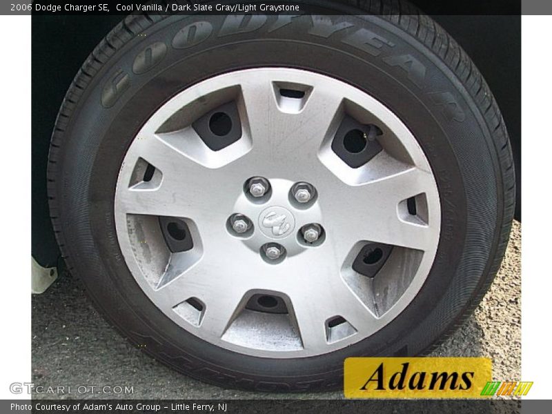 Cool Vanilla / Dark Slate Gray/Light Graystone 2006 Dodge Charger SE