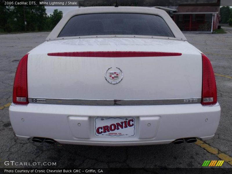 White Lightning / Shale 2006 Cadillac DTS