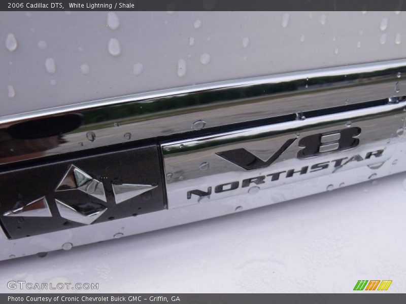 White Lightning / Shale 2006 Cadillac DTS