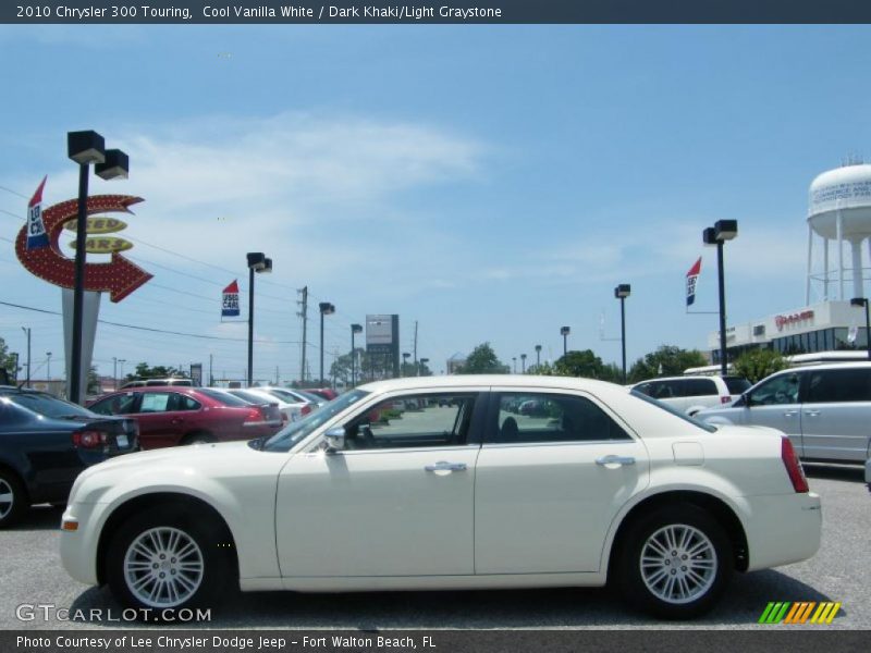 Cool Vanilla White / Dark Khaki/Light Graystone 2010 Chrysler 300 Touring