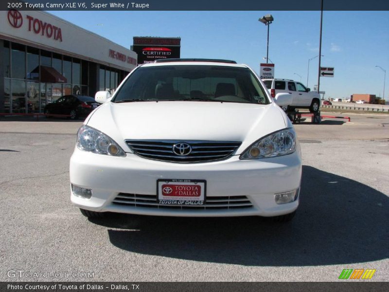 Super White / Taupe 2005 Toyota Camry XLE V6