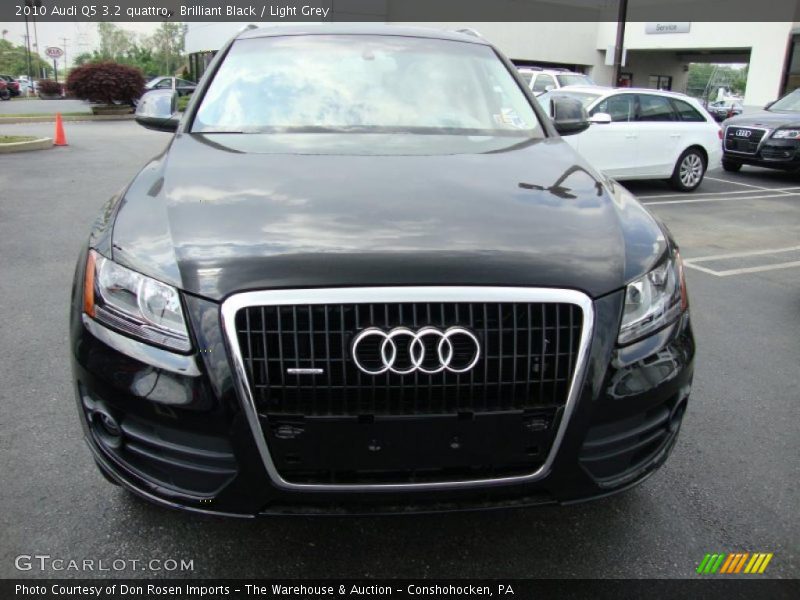 Brilliant Black / Light Grey 2010 Audi Q5 3.2 quattro