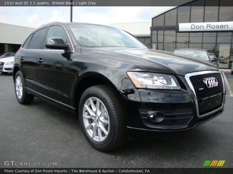 Brilliant Black / Light Grey 2010 Audi Q5 3.2 quattro