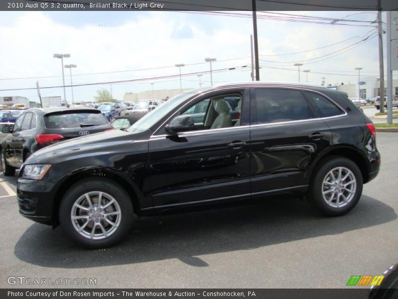 Brilliant Black / Light Grey 2010 Audi Q5 3.2 quattro