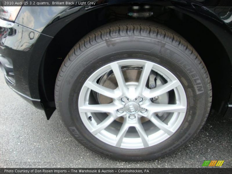 Brilliant Black / Light Grey 2010 Audi Q5 3.2 quattro