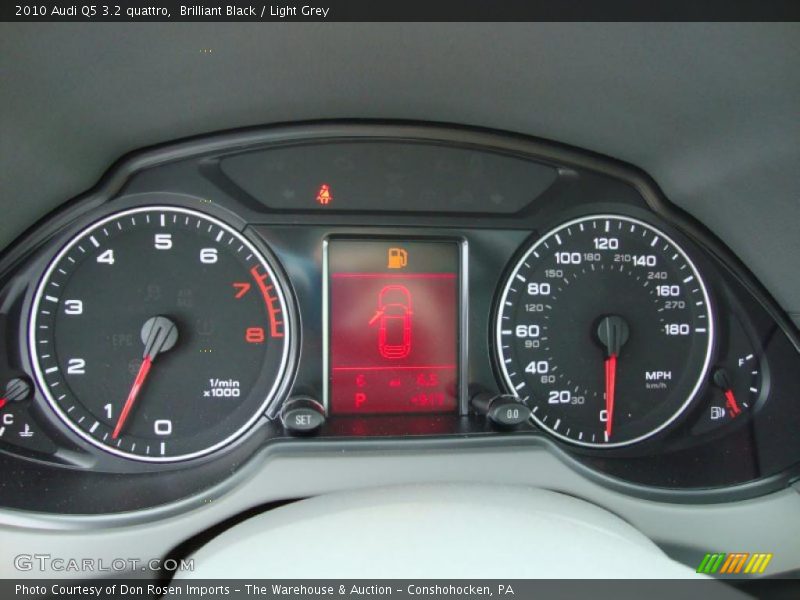 Brilliant Black / Light Grey 2010 Audi Q5 3.2 quattro