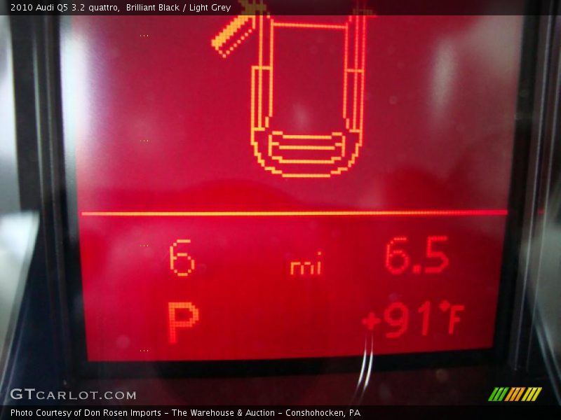 Brilliant Black / Light Grey 2010 Audi Q5 3.2 quattro